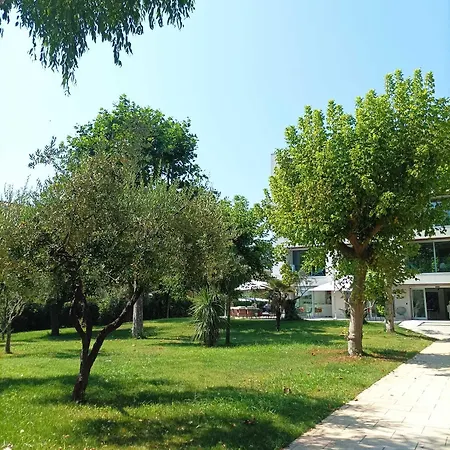 Апарт-отель Marina Gardens Boutique&suites Франкавилла-аль-Маре