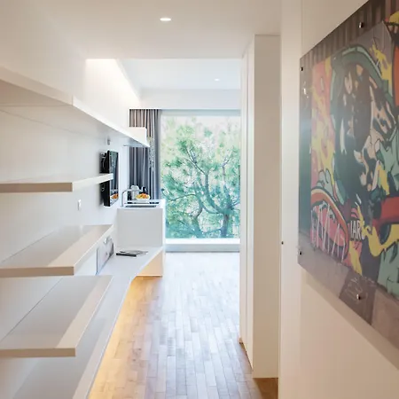 アパートホテル Marina Gardens Boutique&suites 4*